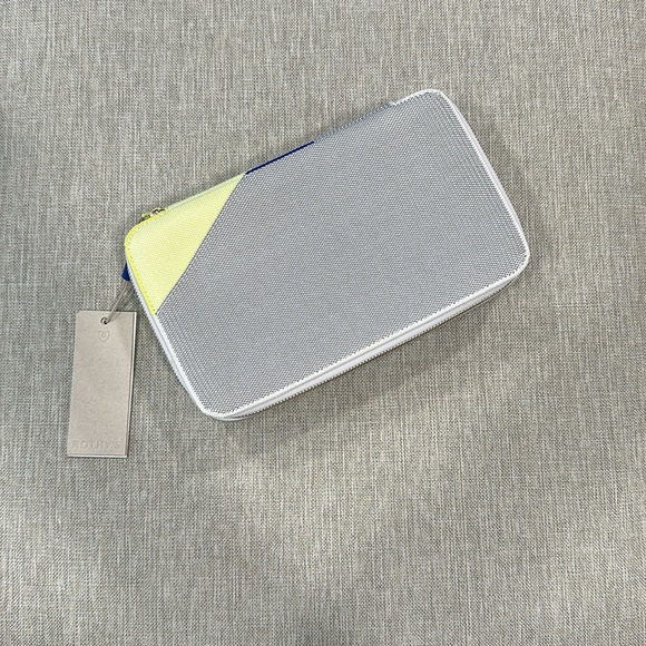 💎 NWT! Rare Rothy’s Large Catchall in Dove Gray - Picture 5 of 16